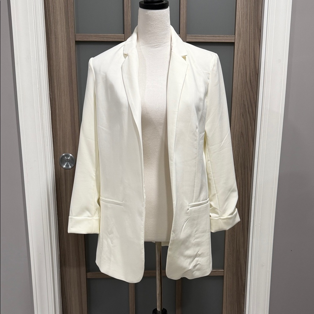 NWOT Elegant Cream Women's Blazer